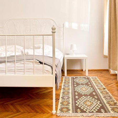 White Moon Apartment ブラショフ エクステリア 写真
