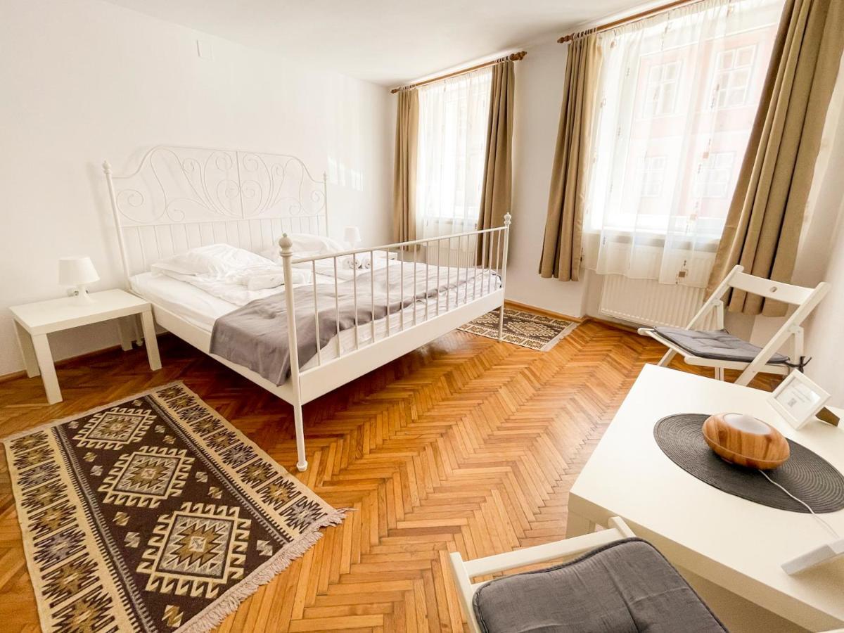 White Moon Apartment ブラショフ エクステリア 写真
