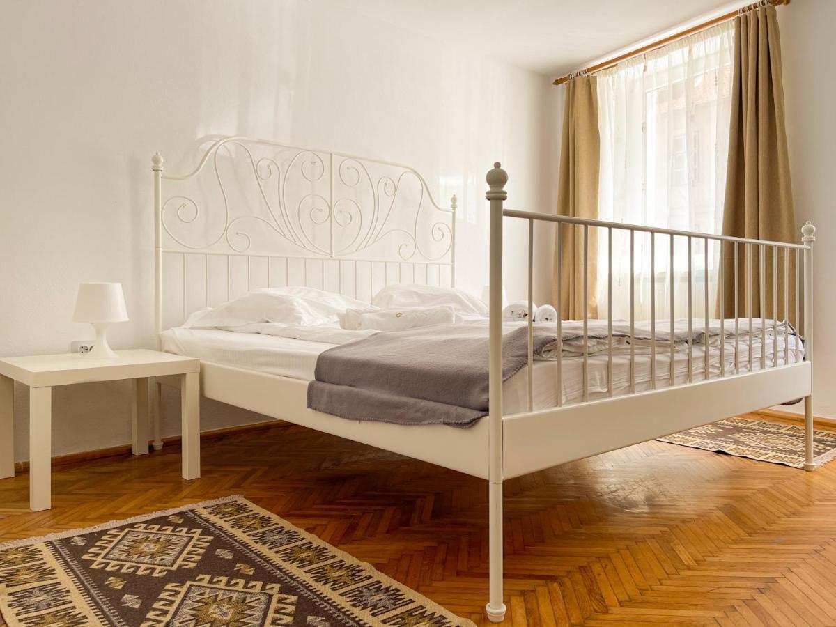 White Moon Apartment ブラショフ エクステリア 写真