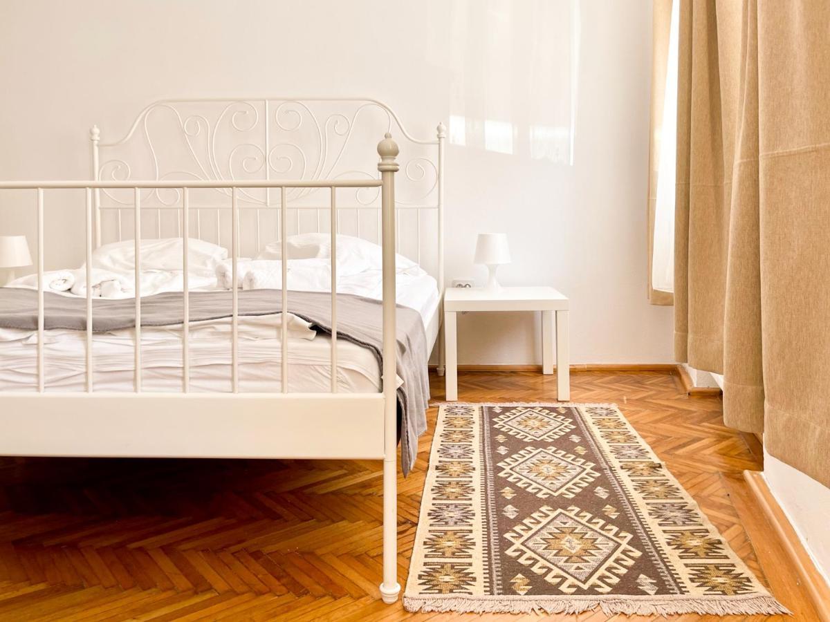 White Moon Apartment ブラショフ エクステリア 写真